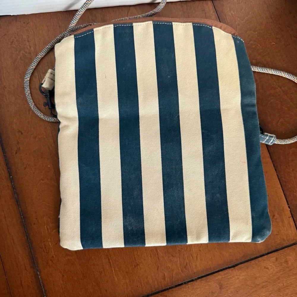 Kavu canvas crossbody